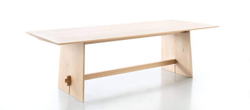 drewniany stół 